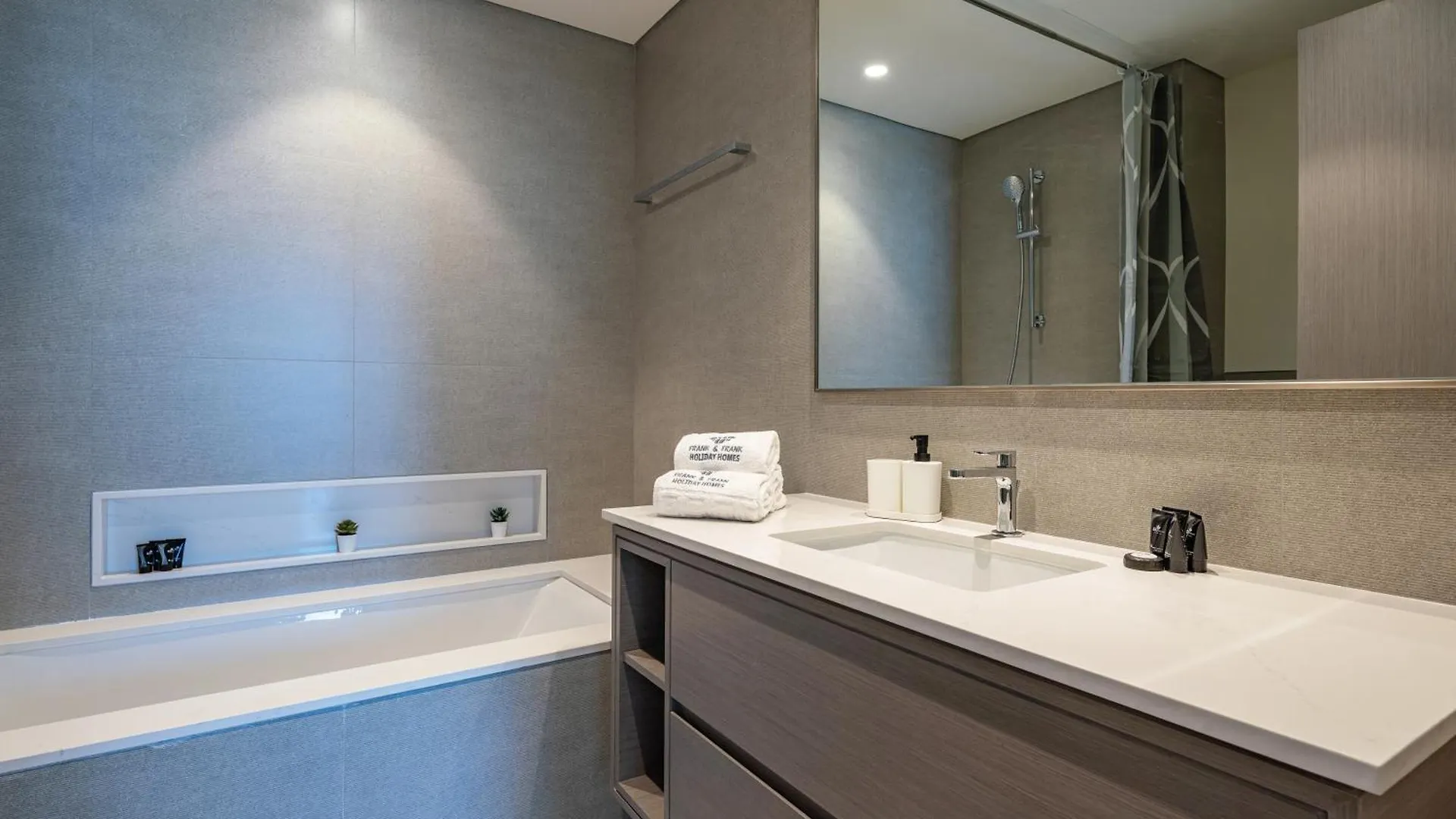 Sky-High Burj Khalifa Views - 5408 Villa Dubai